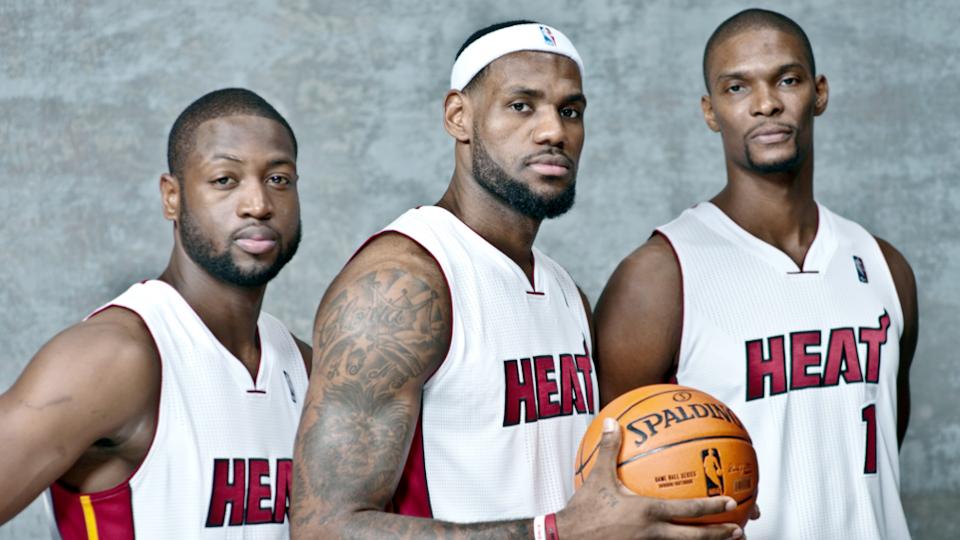 LeBron James (kiri), Dwyane Wade (tengah, dan Chris Bosh-Poster (Miami Heat) memutuskan hengkang dari Mimai dengan mengaktifkan pilihan opt out. - INDOSPORT